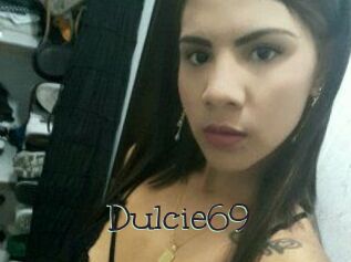 Dulcie_69