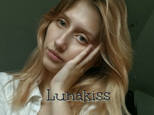 Lunakiss