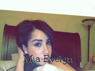 Mia_Evelyn