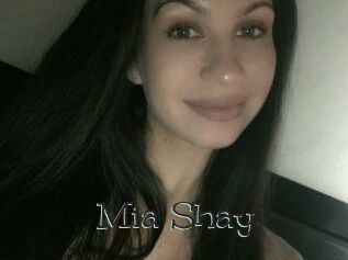 Mia_Shay