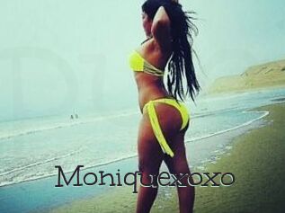 Moniquexoxo