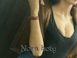 Nora_hoty