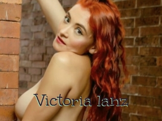 Victoria_lanz